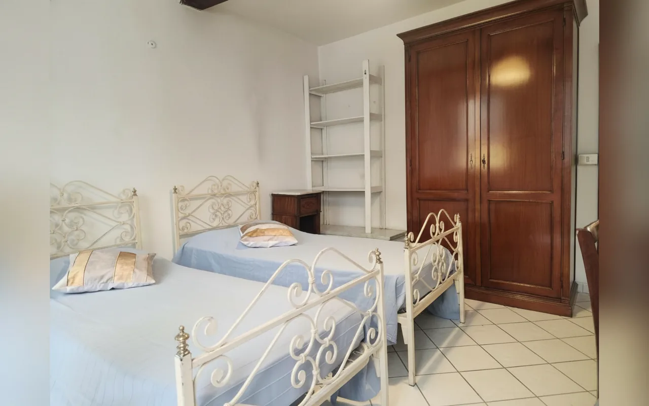 Camera con bagno privato — Pepi 77, Firenze (Toscana) (foto 23)